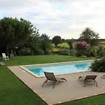 فندق مبيت وإفطار La Nougeraie 3*